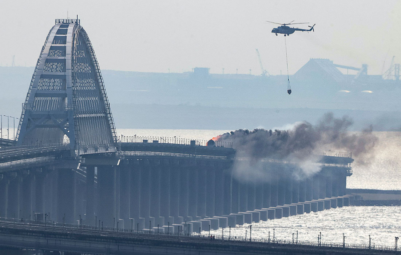 Tổng thống Putin tố tình báo Ukraine làm nổ cầu Crimea -0