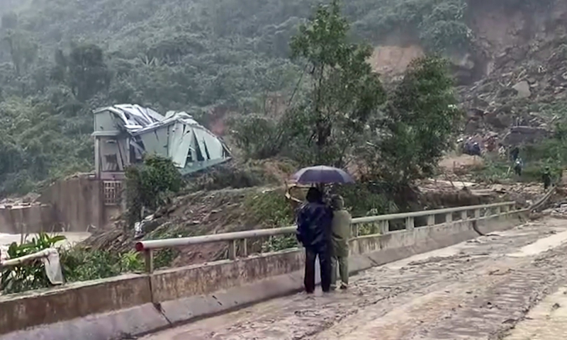 Sạt lở nghiêm trọng tại thủy điện Kà Tinh, một công nhân nghi mất tích -0