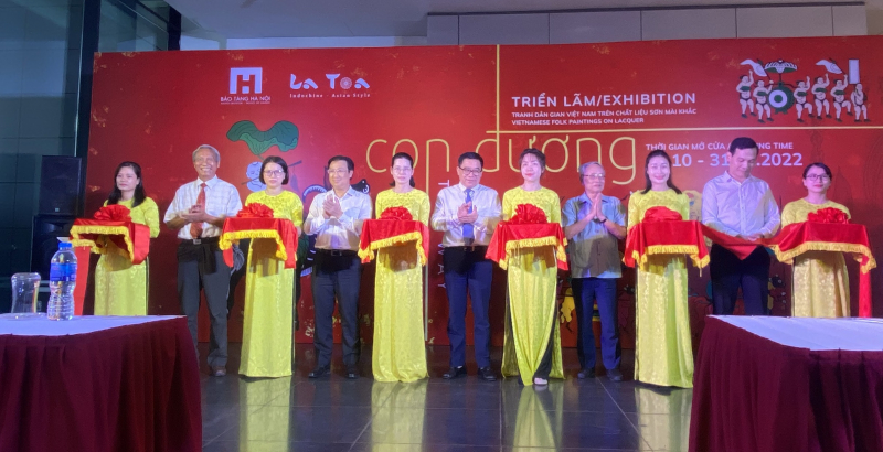 Folk paintings on display in Hanoi -0