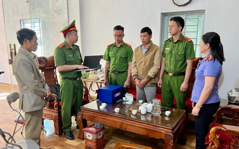 Bắt nguyên Phó GĐ và Phó trưởng phòng Kế hoạch CTCP dâu tằm tơ Mộc Châu -0