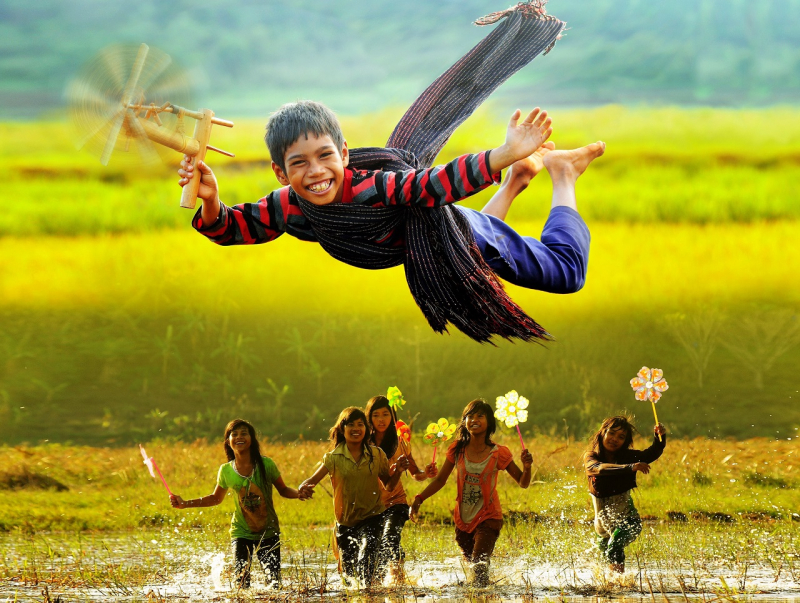 Art photos featuring contemporary life displayed -0