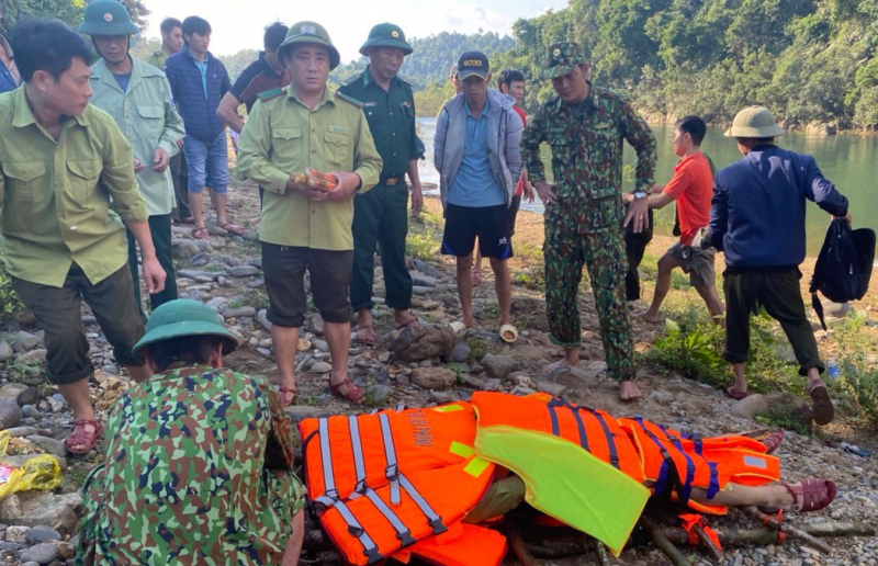 Trạm phó Trạm quản lý bảo vệ rừng bị lũ cuốn trôi  -0