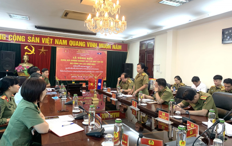 Tổng kết khoá bồi dưỡng nghiệp vụ y tế cho cán bộ bệnh viện 5/4 Bộ Công an Lào  -0