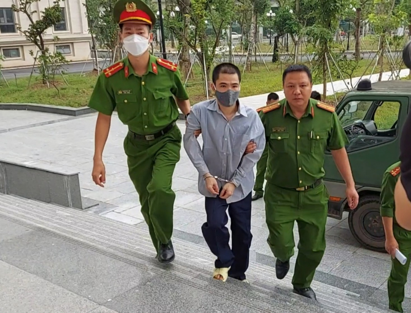 Xét xử kẻ đóng đinh vào đầu con của nhân tình: Bị cáo khiếm thính, cha đẻ thừa nhận con mình dã man  -0