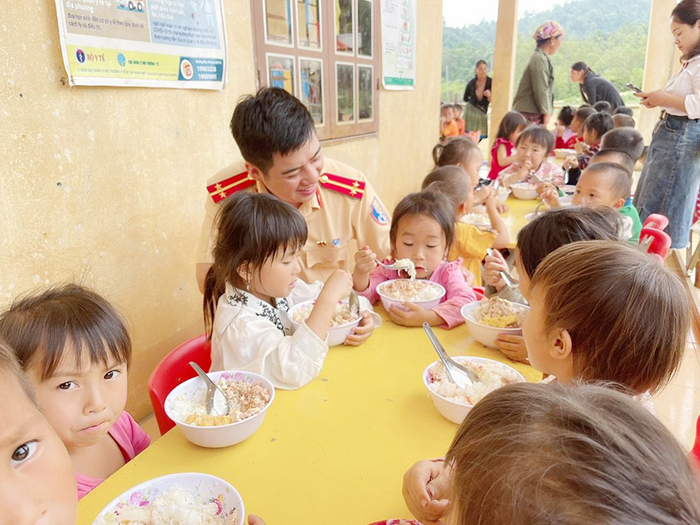 Bài 1: Hiệu quả thiết thực từ 143 tỷ đồng “Cùng em đến trường” -0