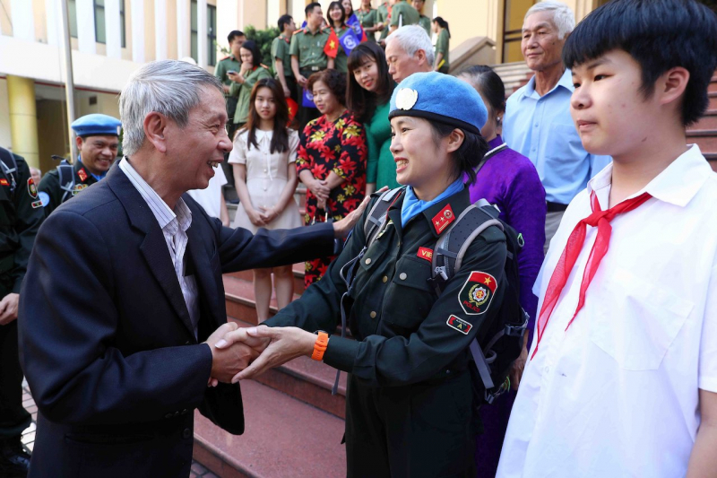 Xúc động buổi gặp mặt ba sĩ quan CAND lên đường thực hiện nhiệm vụ gìn giữ hoà bình Liên Hợp quốc -0