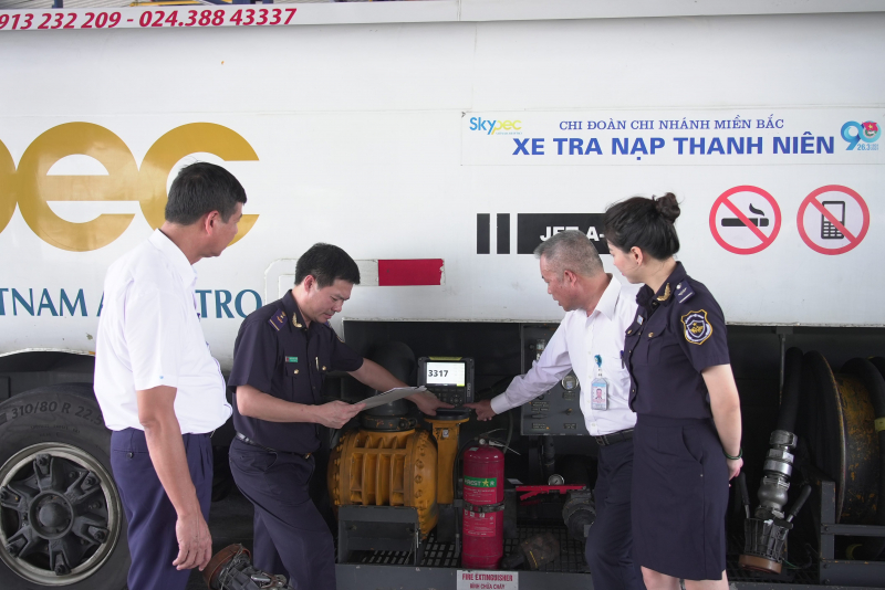 Dừng thủ tục hải quan tại các kho chưa kết nối với hải quan không ảnh hưởng đến nhập khẩu xăng dầu -0