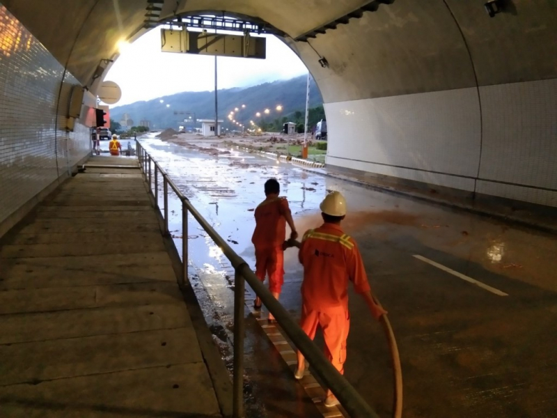 Đã thông hầm số 2 qua đèo Hải Vân  -3