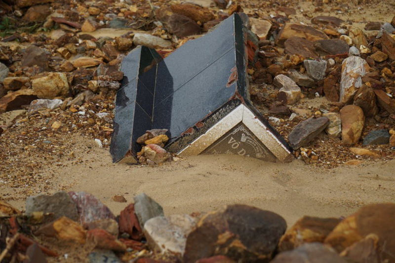 Đà Nẵng: Sạt lở vùi lấp hàng nghìn ngôi mộ tại khu vực Nghĩa trang Hòa Sơn  -0