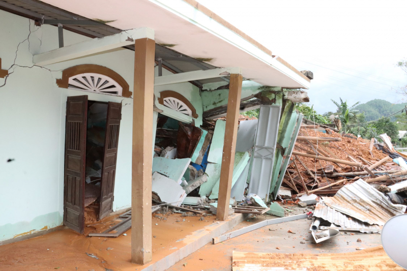 Chủ tịch tỉnh Thừa Thiên-Huế cảnh báo người dân không được chủ quan dù nước lũ đang xuống -0