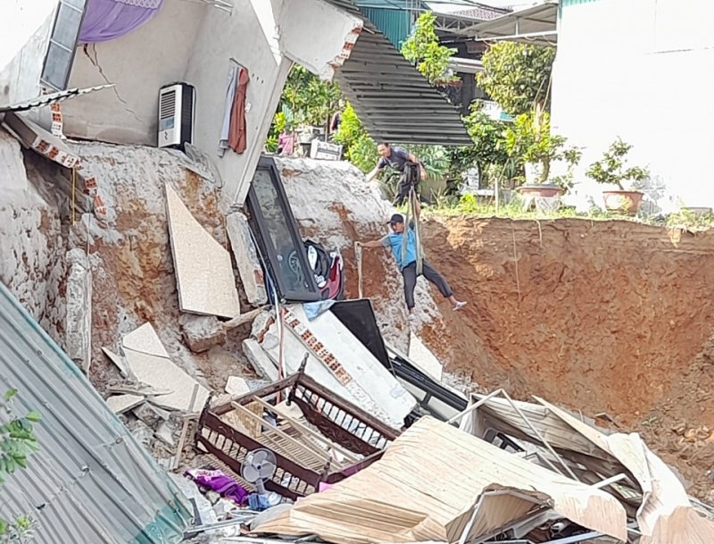 Lời kể của người dân sau vụ sập nhà bên sông Thạch Hãn -1