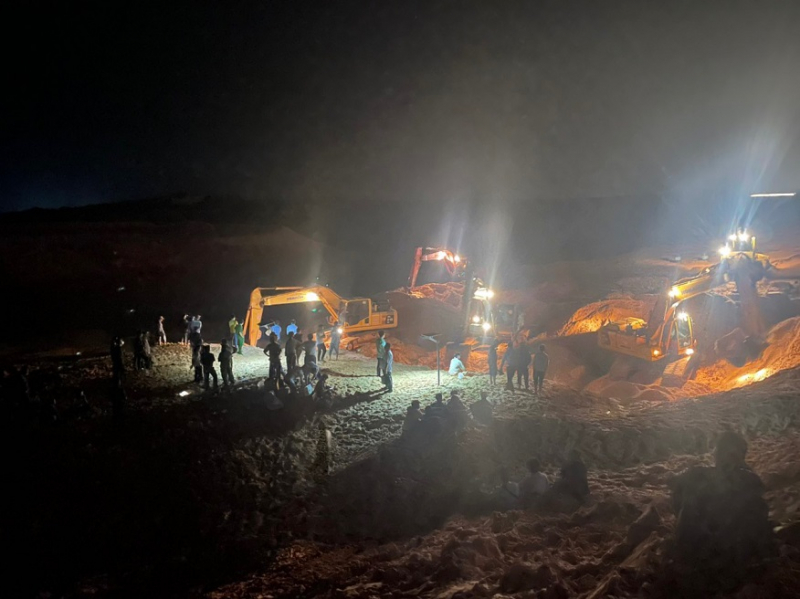 Tìm thấy thi thể nạn nhân thứ hai vụ sập mỏ titan tại Bình Thuận -0