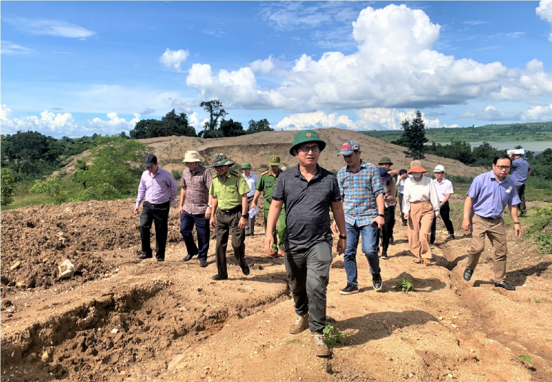 Xử phạt và buộc di dời “núi cát” trong Khu bảo tồn thiên nhiên Ea Sô -0