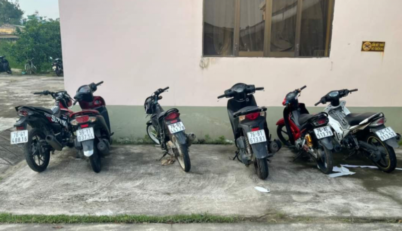 Tạm giữ hình sự 2 đối tượng trộm xe máy hàng loạt -0