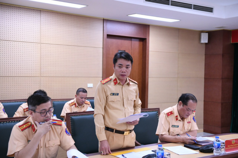 Giải quyết ùn tắc trên đường Vành đai 3 - cầu Thanh Trì: Vẫn không thấy CSGT lại vi phạm -0