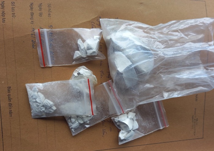 Bị bắt vì mua bán ma túy, đối tượng nhiễm HIV cắn chiến sĩ Công an -0