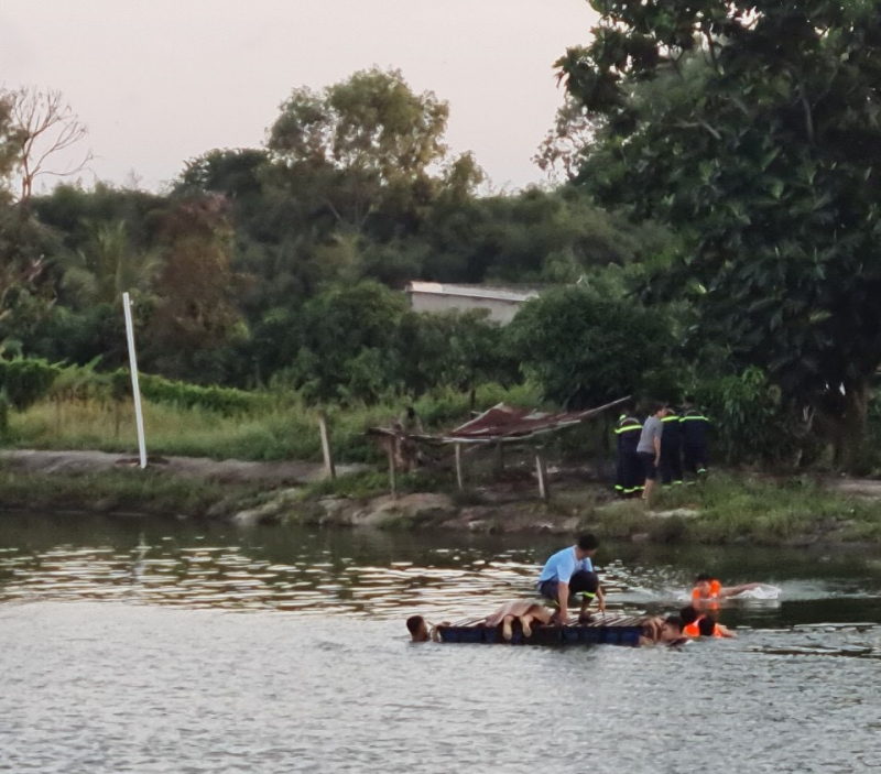 Thách thức nhau bơi khi nhậu, một người đuối nước tử vong -0