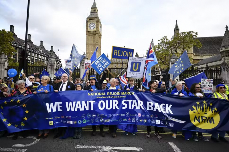 Người Anh tuần hành khắp London đòi tái gia nhập EU -0
