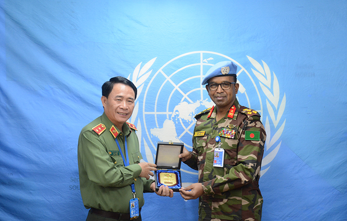 Deputy Minister Le Quoc Hung visits Vietnamese forces at UNISFA Mission -0