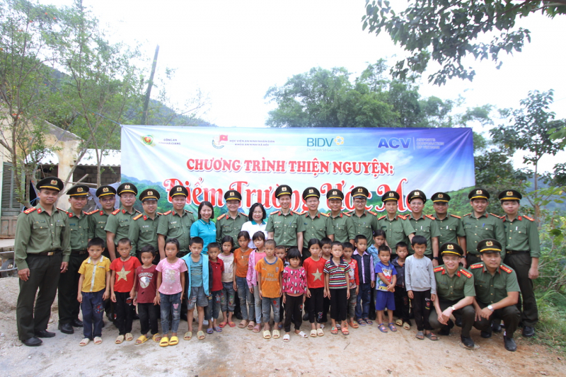 Về Xín Mần sẻ chia khó khăn với đồng bào vùng cao -0