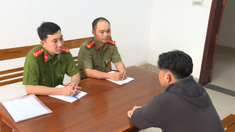 Mua bán thông tin tài khoản ngân hàng để kiếm lời -0