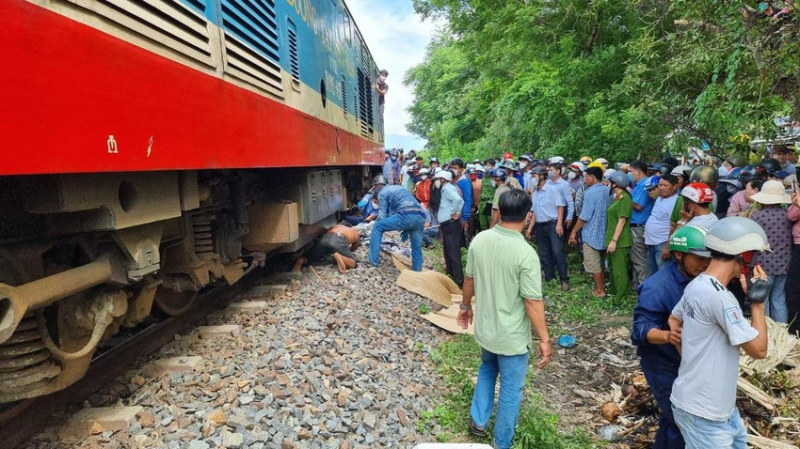      Tìm tung tích người phụ nữ bị tàu lửa tông chết  -0