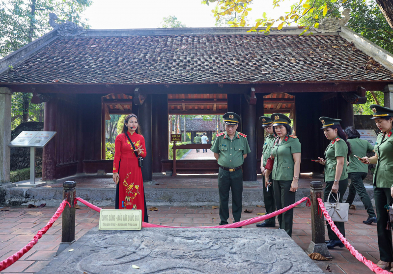 Báo CAND tổ chức chuyến sinh hoạt chính trị, “về nguồn” tại Ninh Bình -0