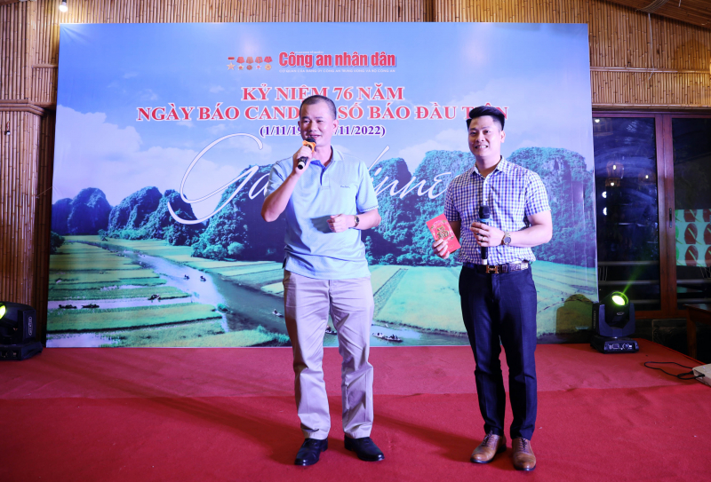 Báo CAND tổ chức chuyến sinh hoạt chính trị, “về nguồn” tại Ninh Bình -1