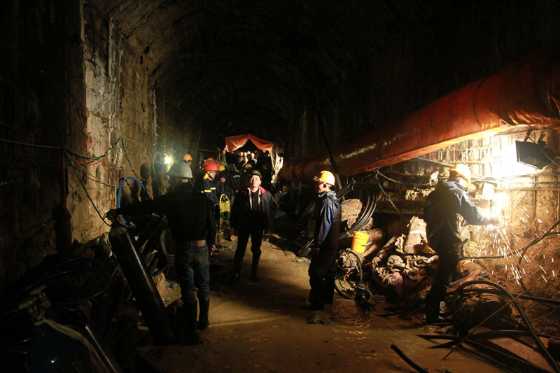 20_ĐB - 82 giờ tác nghiệp và hạnh phúc từ lòng đất -0