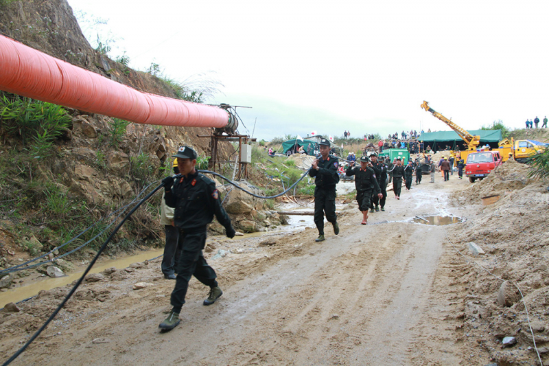 20_ĐB - 82 giờ tác nghiệp và hạnh phúc từ lòng đất -0