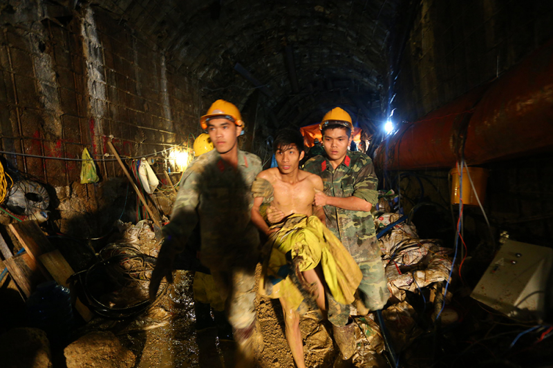 20_ĐB - 82 giờ tác nghiệp và hạnh phúc từ lòng đất -0