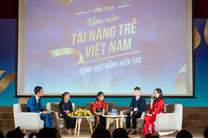 40 học sinh nhận “Học bổng Kiến tạo 2022” của Vinschool -0