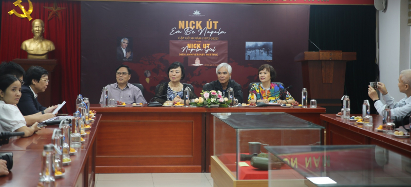 Nick Út và Kim Phúc – “Em bé Napalm” lần đầu gặp gỡ tại Hà Nội -0
