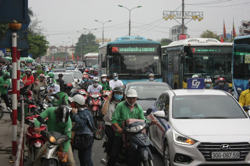 Công an Hà Nội đề nghị ngành giao thông tổ chức lại bất cập ở 60 nút giao, tuyến đường -0