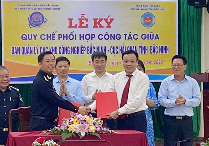Ban quản lý các Khu công nghiệp Bắc Ninh và Cục Hải quan Bắc Ninh: Ký Quy chế phối hợp công tác -0