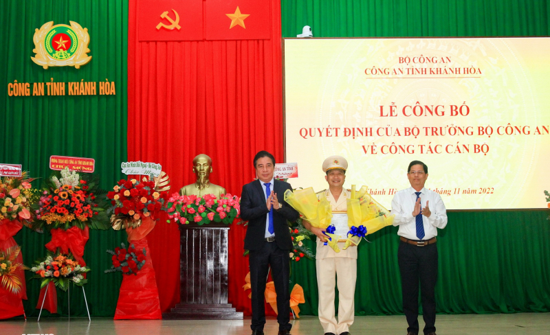Trao quyết định bổ nhiệm Phó Giám đốc Công an tỉnh Khánh Hòa -0