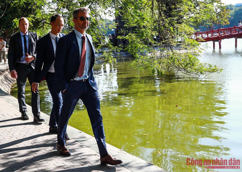 Danish Crown Prince Frederik visits Sword lake -1