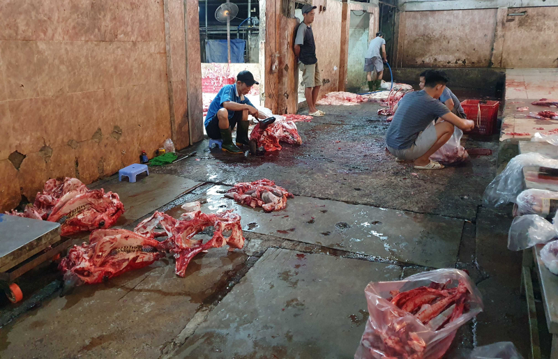 Liên tiếp phát hiện các lò mổ gia súc, gia cầm “lậu” ở thủ phủ chăn nuôi -0