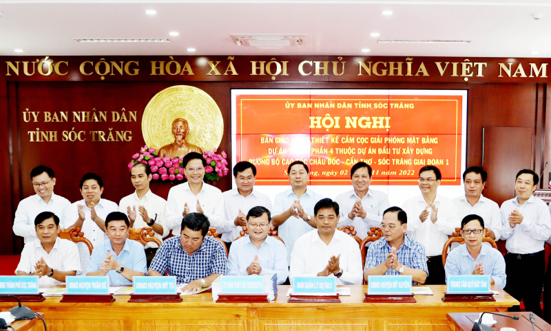 Bàn giao hồ sơ cắm cọc giải phóng mặt bằng cao tốc Châu Đốc – Cần Thơ – Sóc Trăng giai đoạn 1 -0