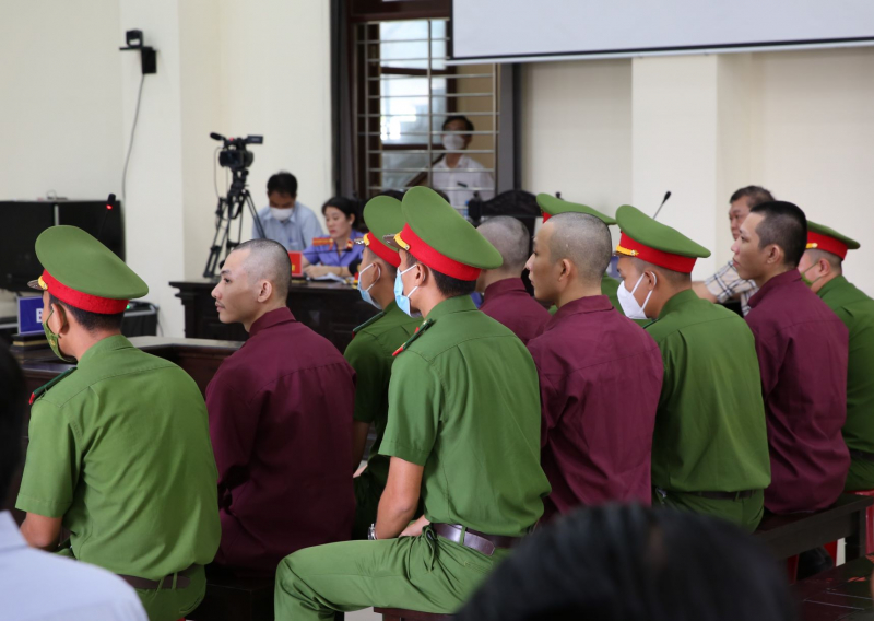 Bị cáo Cao Thị Cúc được cho phép rời tòa do lý do sức khỏe -3