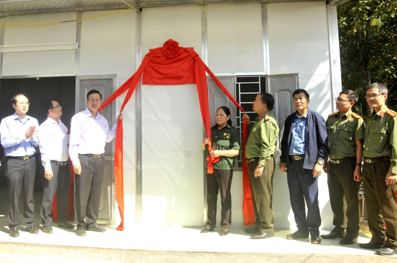 Bàn giao nhà ở do Bộ Công an hỗ trợ hộ nghèo tại tỉnh Hà Giang -0