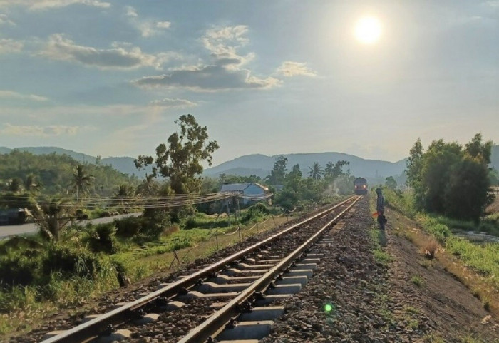 Chủ đầu tư phải kiểm điểm, làm rõ trách nhiệm trong việc thi công dự án 7.000 tỷ gia cố đường sắt gây tai nạn -0