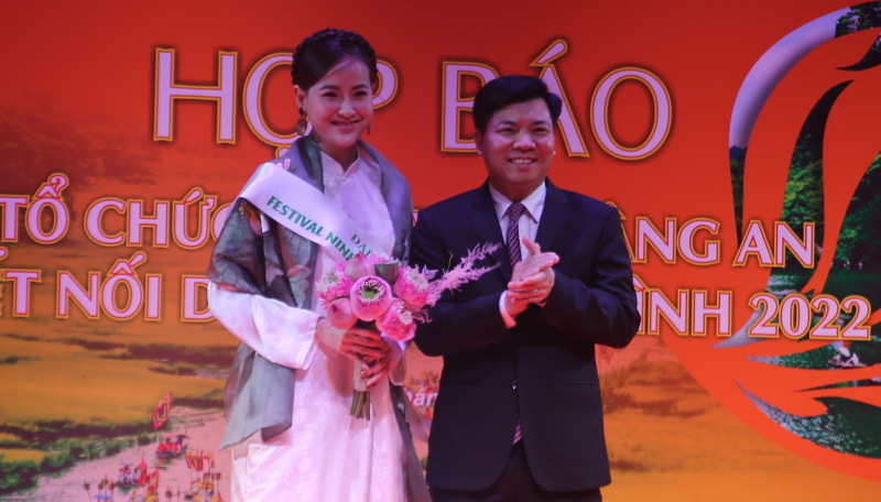 71 hoa hậu trình diễn tại Festival Tràng An kết nối di sản - Ninh Bình -0