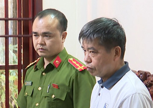 Nguyên Chủ tịch huyện và Trưởng phòng TN&MT bị bắt vì làm thất thoát gần 1,4 tỷ đồng -0