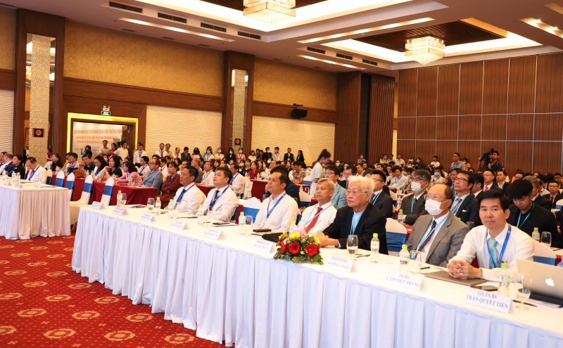 Ứng dụng công nghệ hiện đại trong điều trị, khám chữa bệnh cho nhân dân  -0