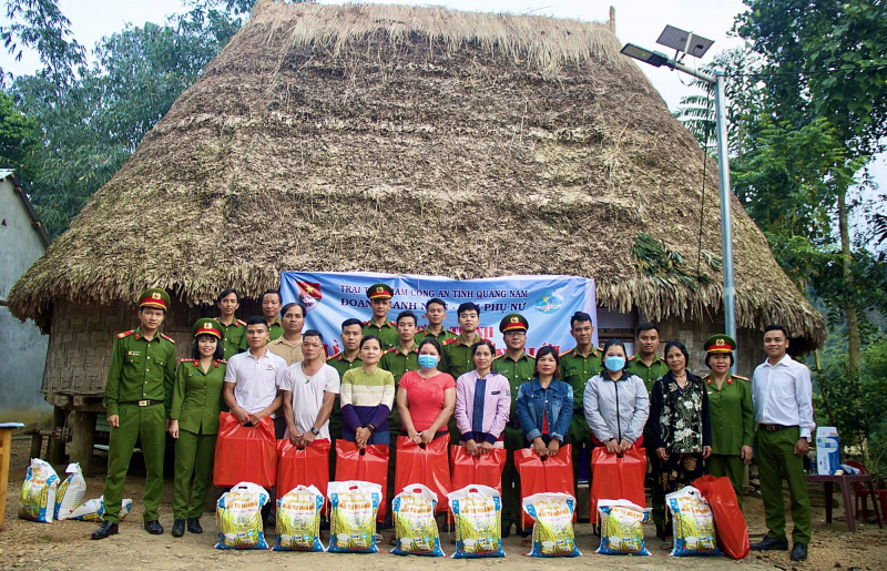 Ấm áp chương trình “Hành trình biên giới” tại Quảng Nam -0