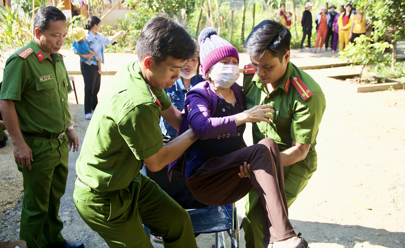 Ấm áp chương trình “Hành trình biên giới” tại Quảng Nam -0