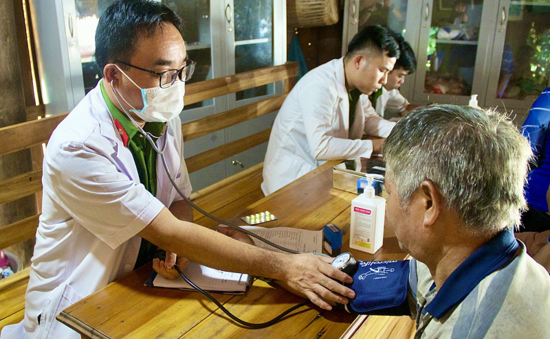 Ấm áp chương trình “Hành trình biên giới” tại Quảng Nam -0