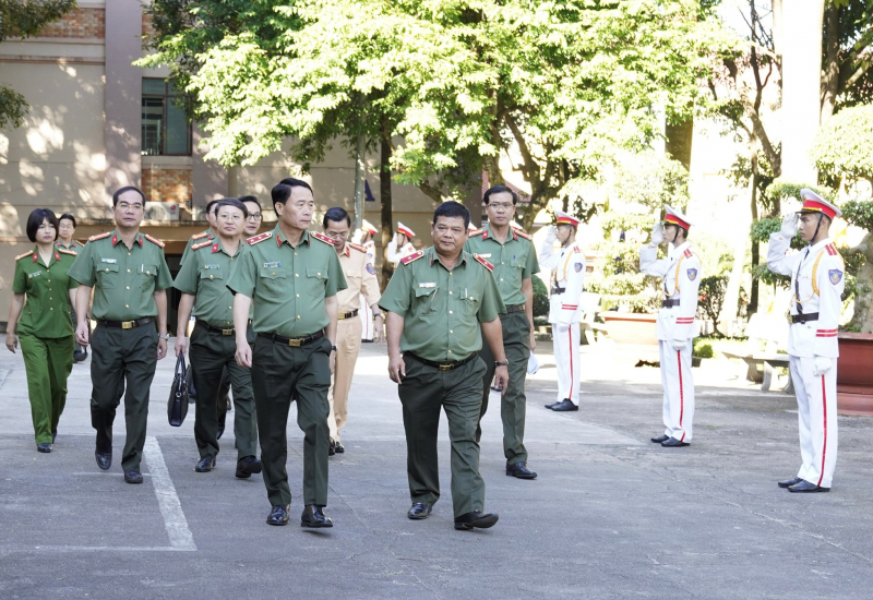 Thứ trưởng Lê Quốc Hùng kiểm tra công tác tại Công an tỉnh Gia Lai  -0