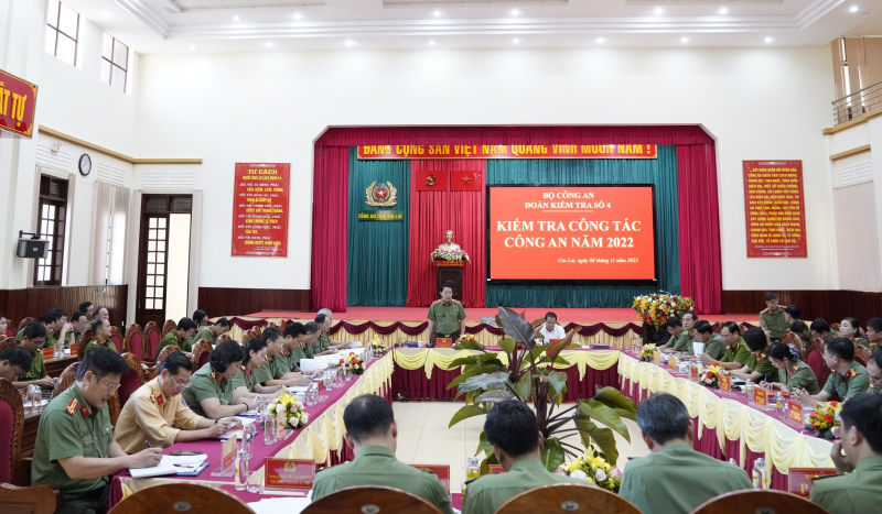 Thứ trưởng Lê Quốc Hùng kiểm tra công tác tại Công an tỉnh Gia Lai  -0